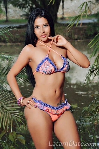 Profile Of Angie 25 Years Old From Cali Colombia Meet Colombian Women